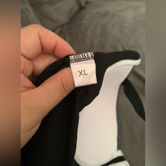 Women's one piece bathing suit. Built in cups. - Picture 3 of 3